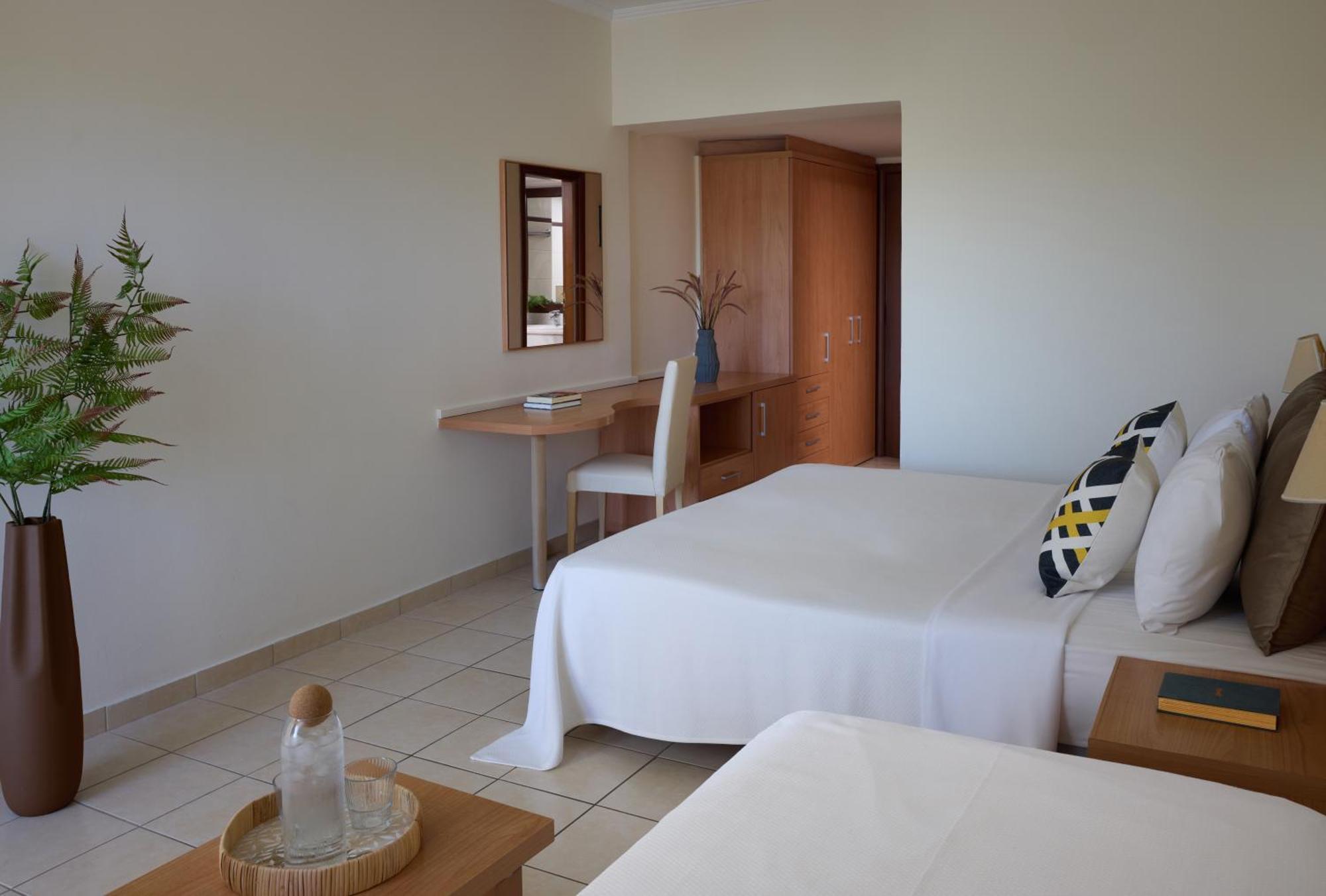 Blue Bay Beach Resort Ialisos Exterior foto